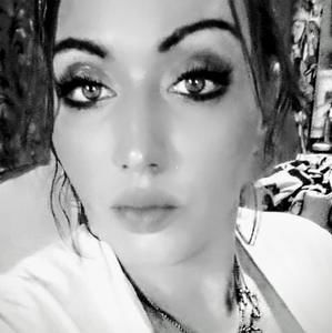 Meet your Posher, Desiree